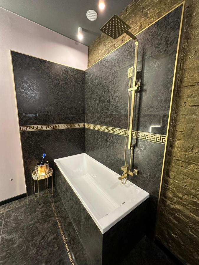 Darkhouse Versace Blue وودج المظهر الخارجي الصورة