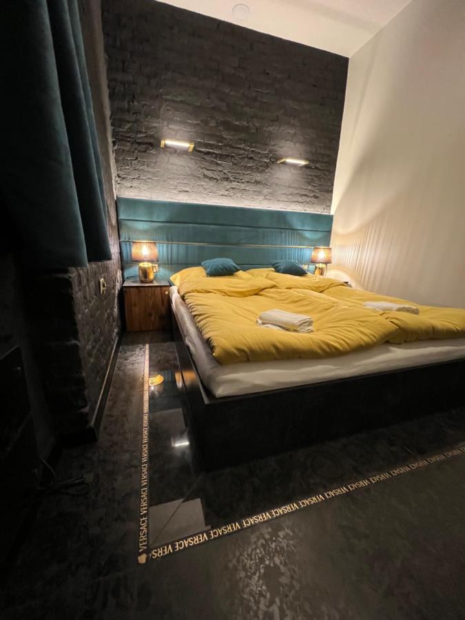 Darkhouse Versace Blue وودج المظهر الخارجي الصورة